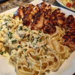 Creamy Garlic Butter Chicken & Linguine in Alfredo Sauce