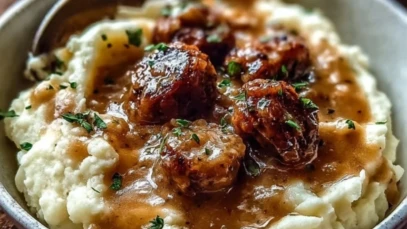 Creamy Roasted Garlic Mashed Potatoes with Savory Sausage Gravy 1