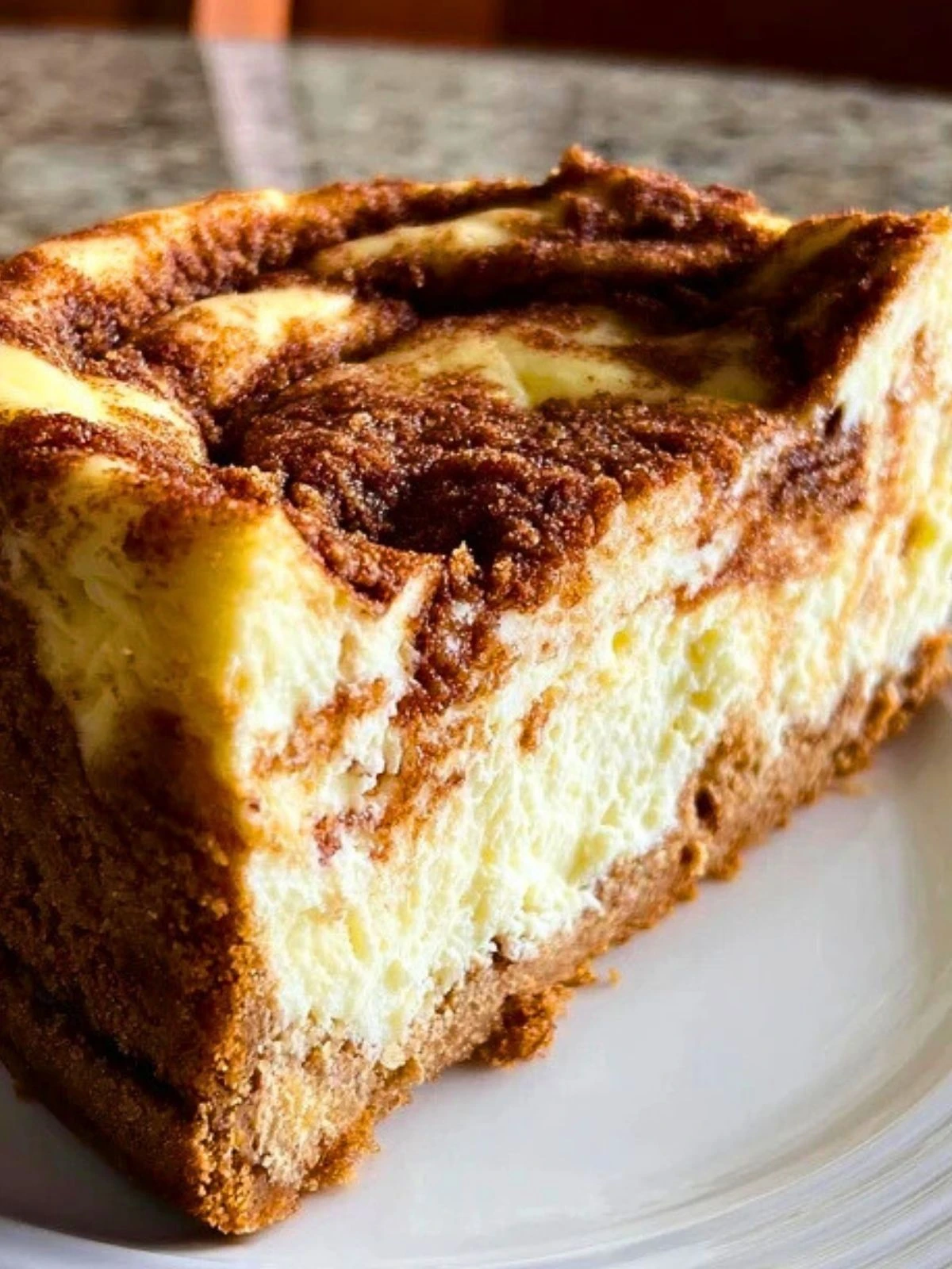 Cinnamon Roll Cheesecake (1)