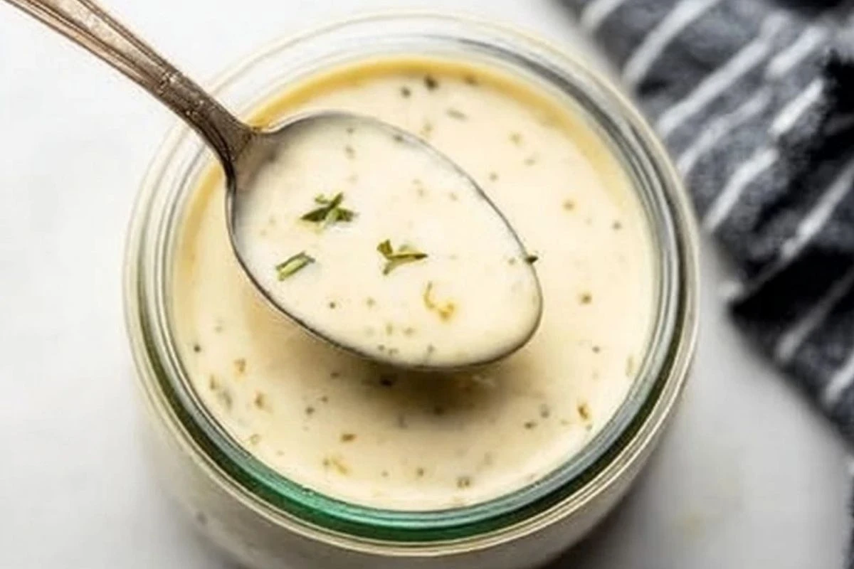 15 Minute Garlic Parmesan Sauce