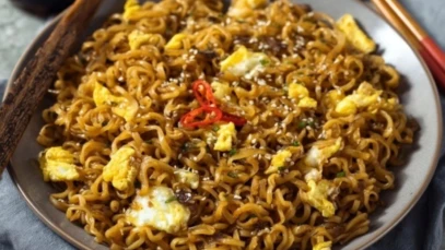 Sweet & Spicy Ramen Noodle Stir Fry