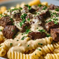 Creamy Garlic Butter Steak Rigatoni