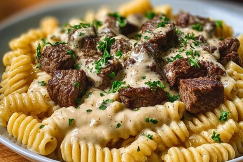 Creamy Garlic Butter Steak Rigatoni