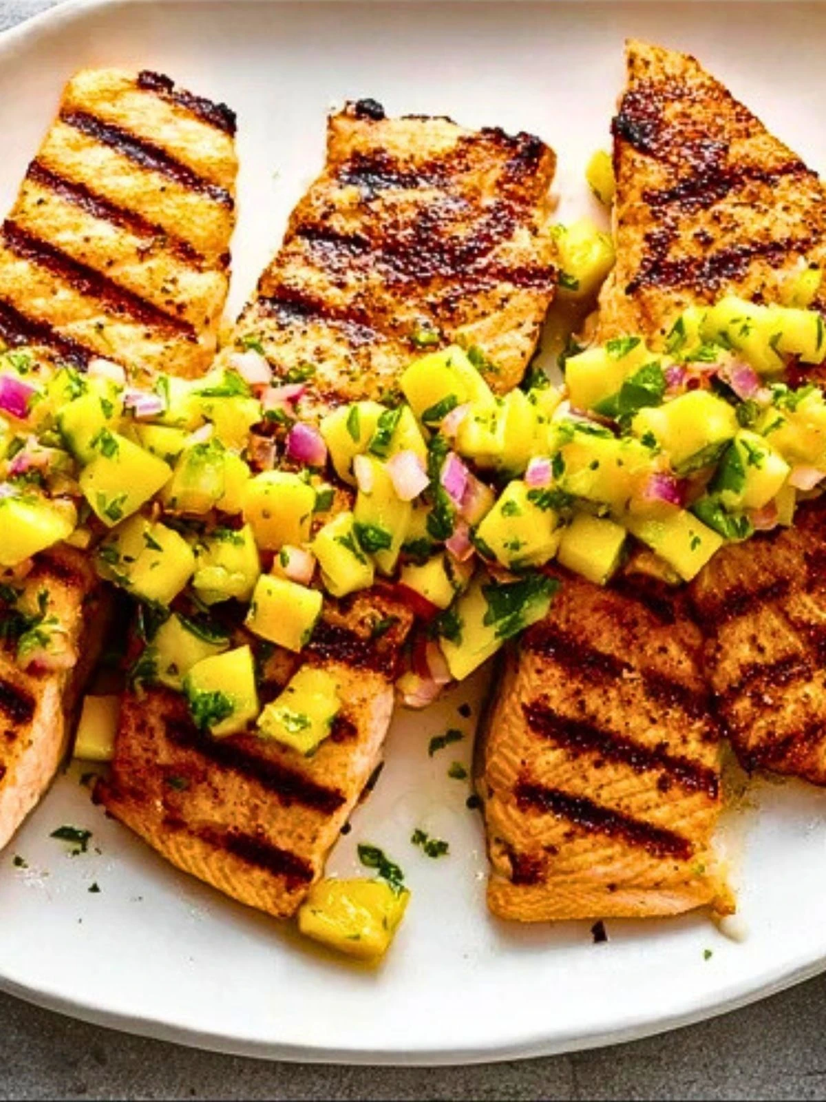 Easy Grilled Salmon with Mango Salsa (1)