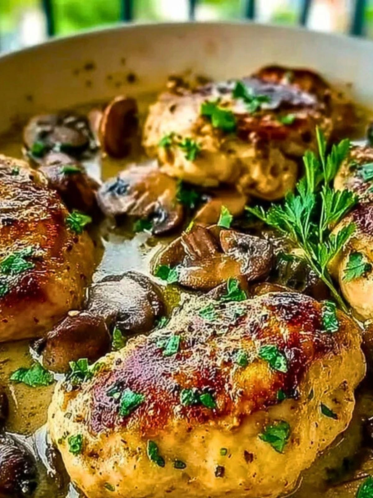 Slow Cooker Chicken Marsala Delight (1)