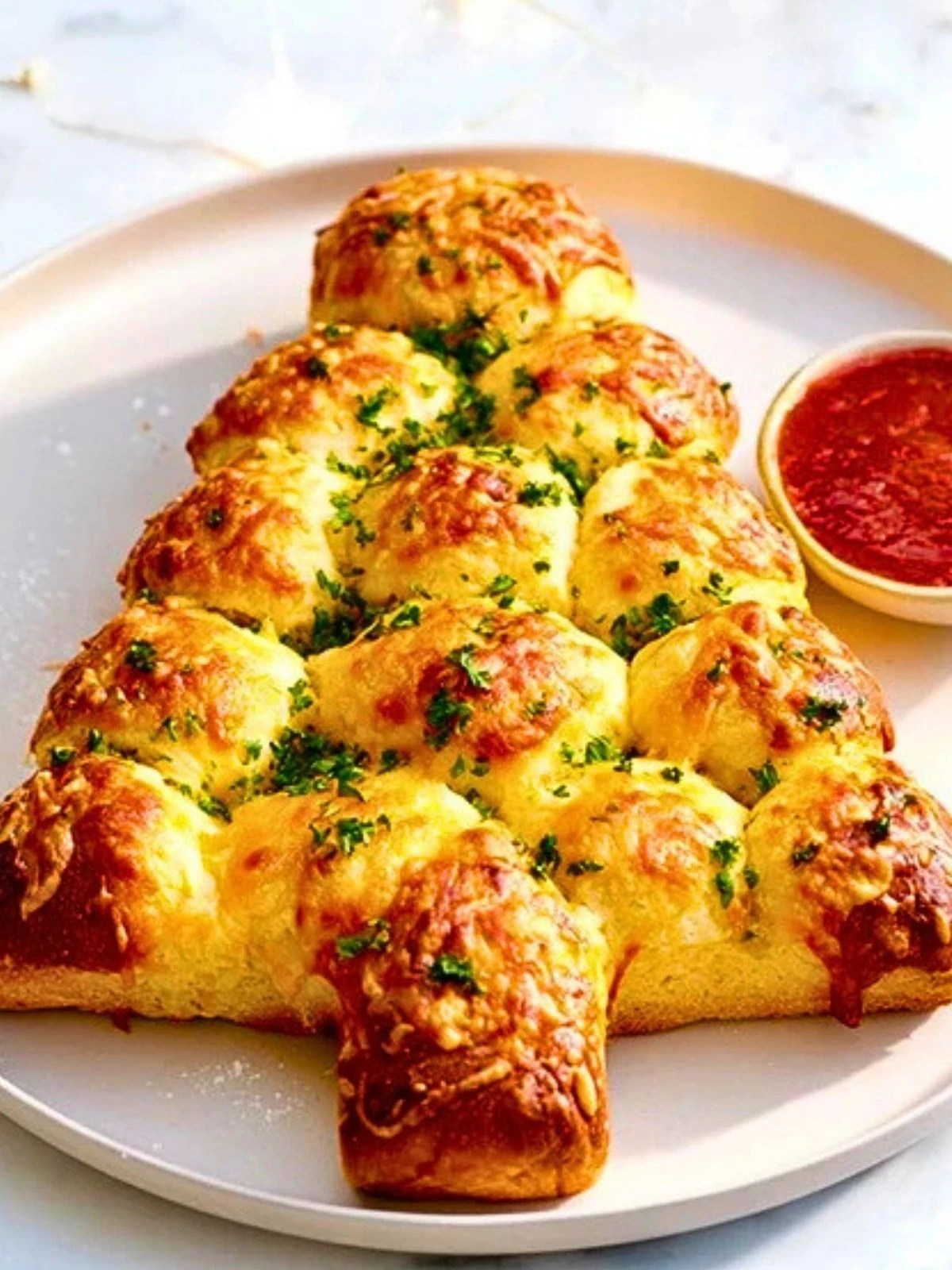 Irresistible Cheesy Christmas Tree Bread (1)