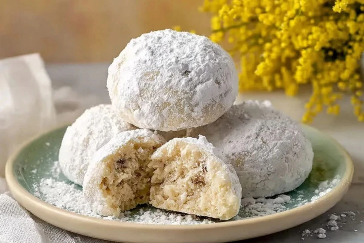 Melt-In-Your-Mouth Cream Cheese Snowball Cookies