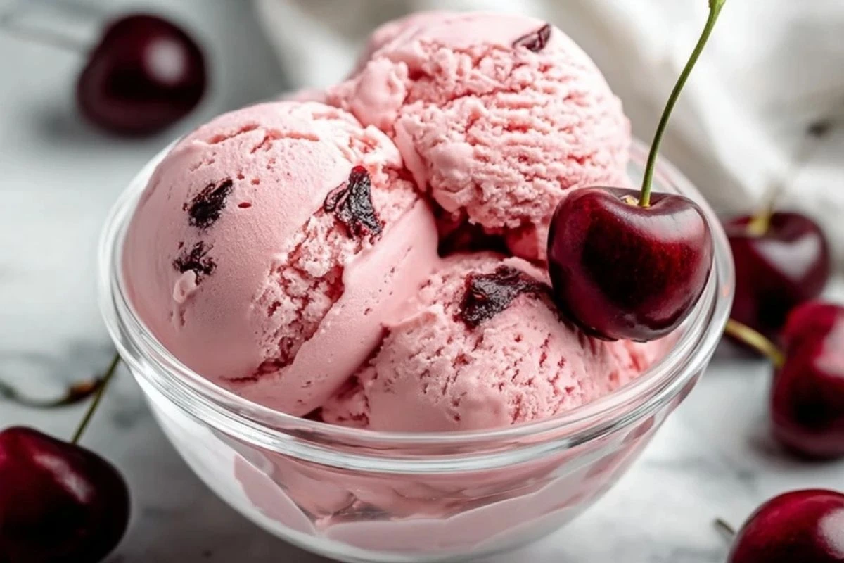 Healthy Cherry Greek Frozen Yogurt