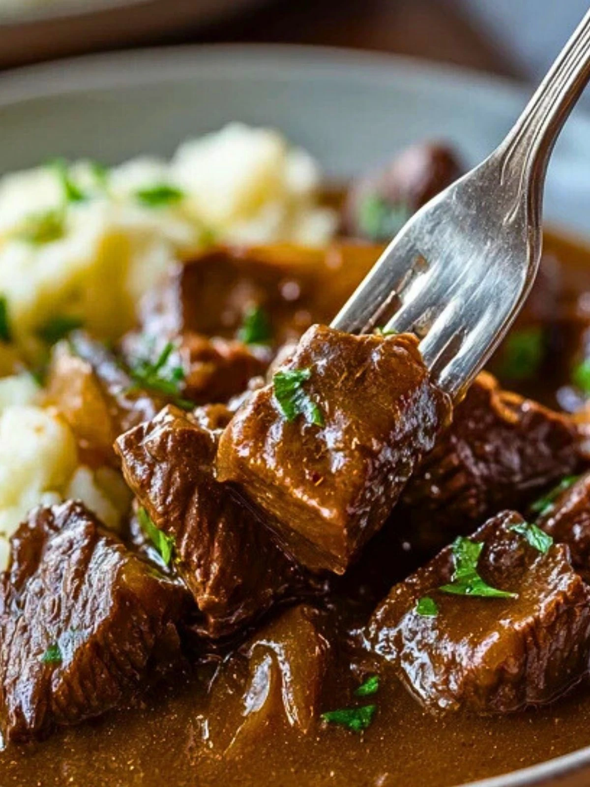 Slow Cooker Beef Tips and Gravy (1)