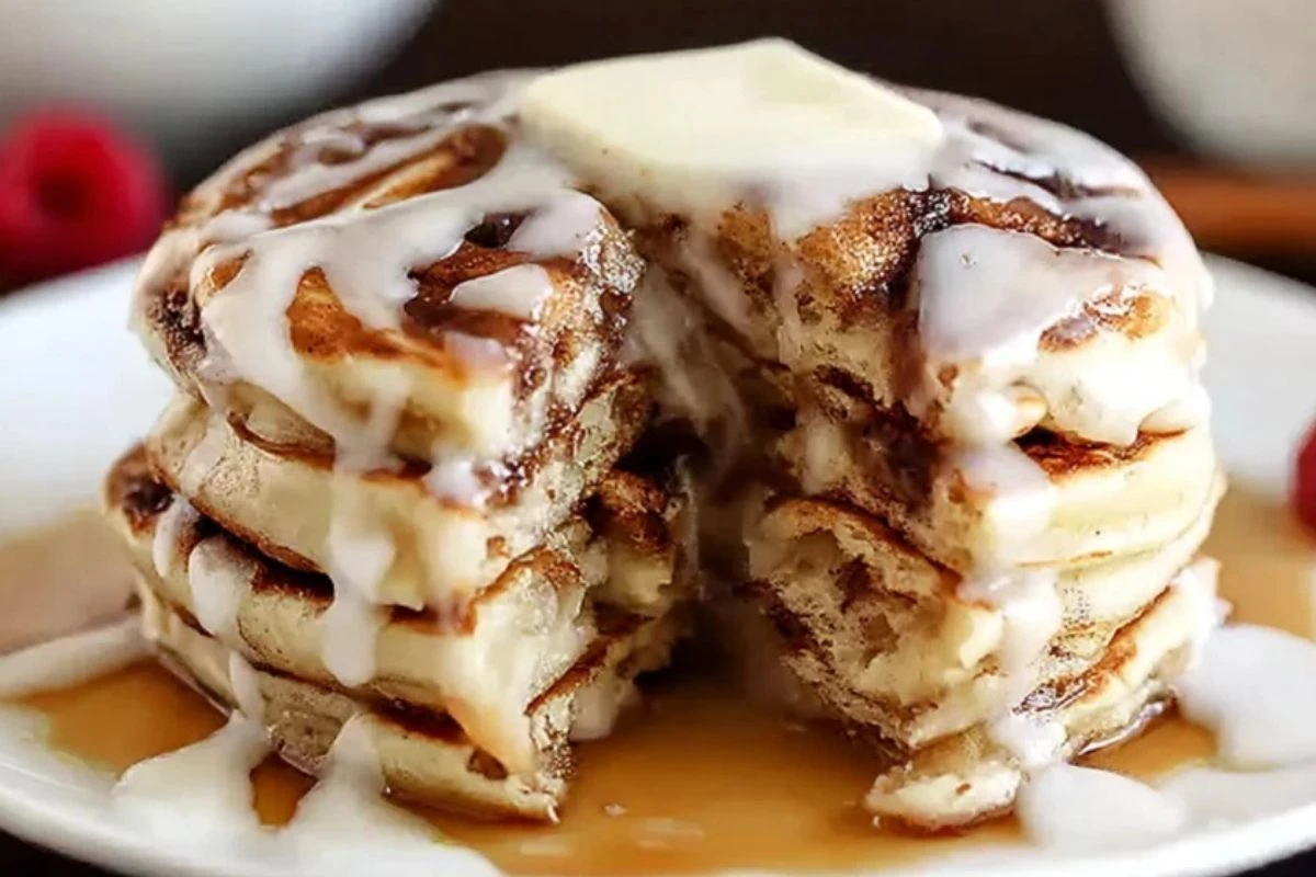 Easy Fluffy Cinnamon Roll Pancakes