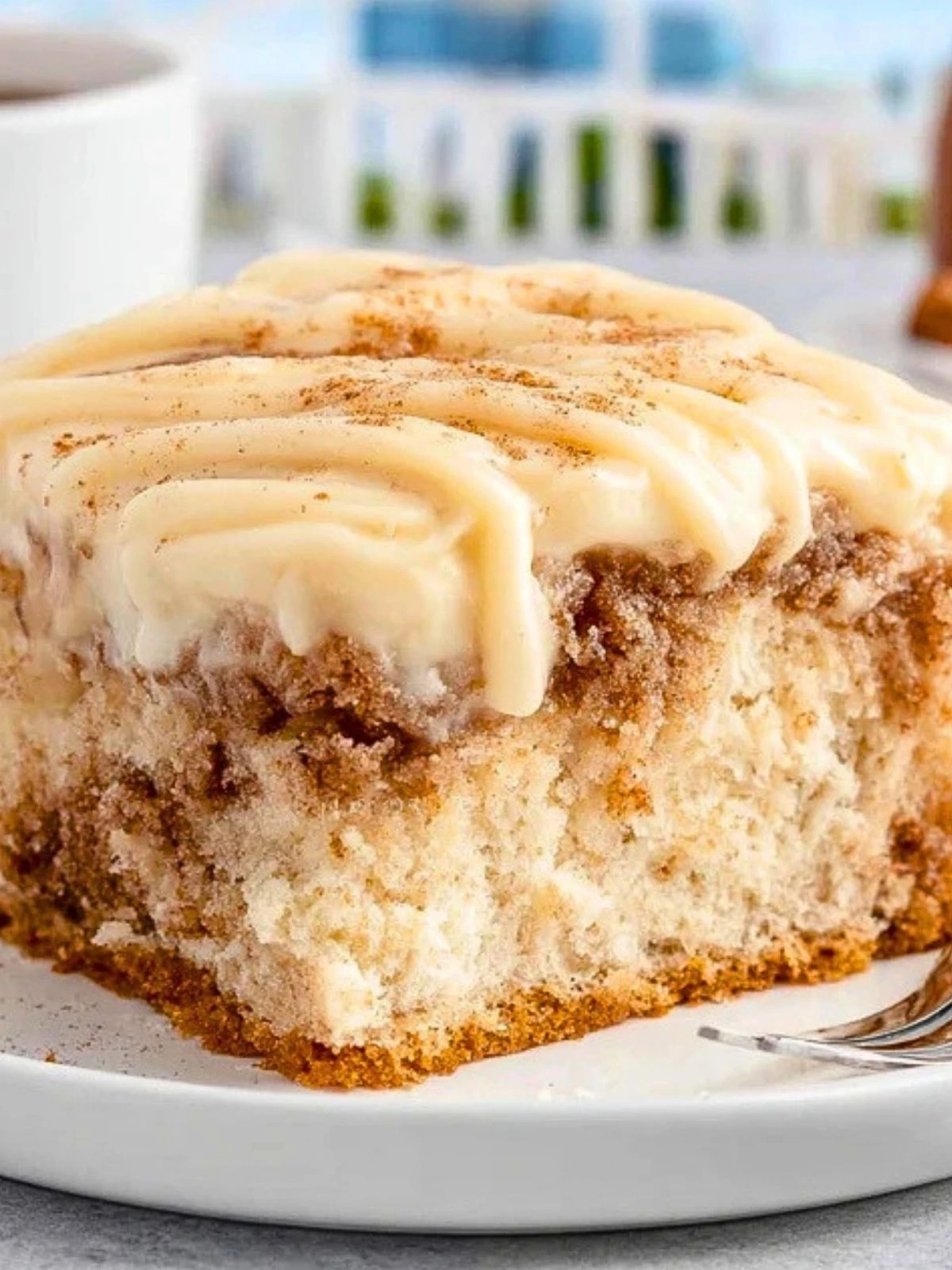 Cinnamon Roll Poke Cake (1)