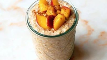 Peach Cobbler Overnight Oats