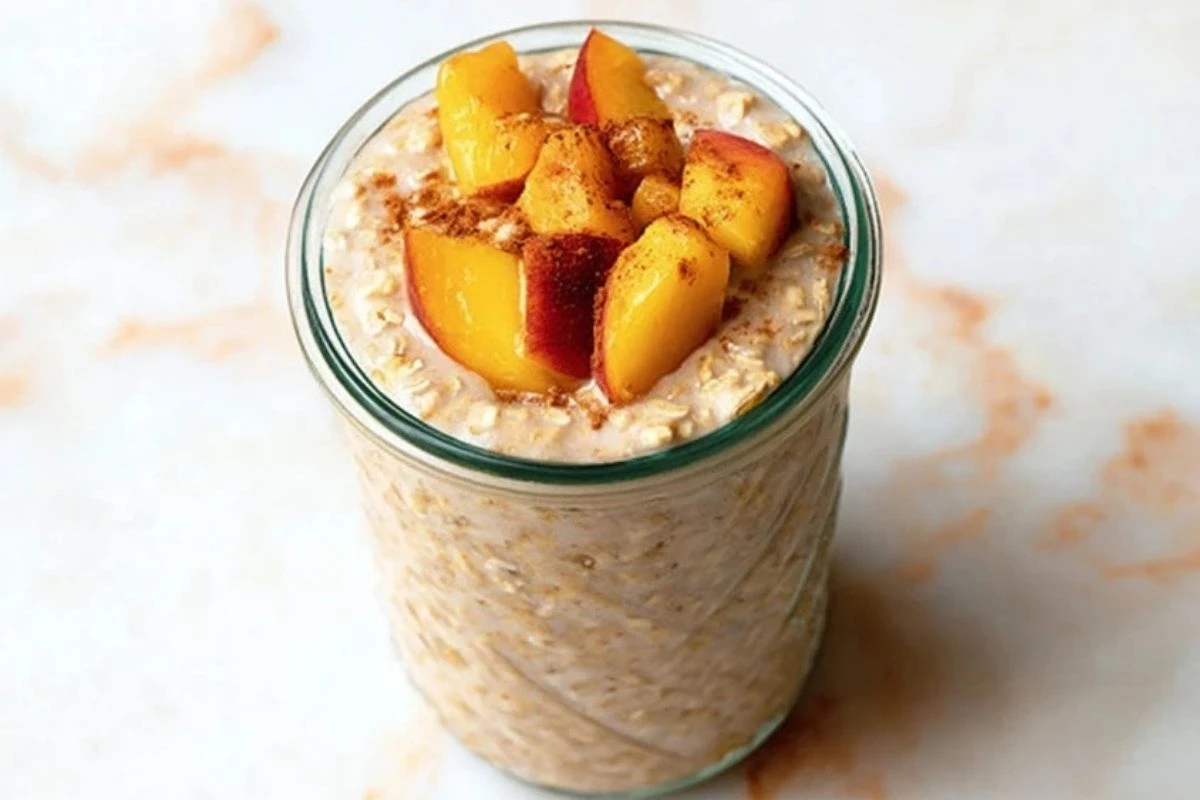 Peach Cobbler Overnight Oats