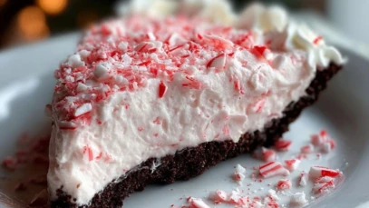 Easy No-Bake Christmas Peppermint Pie