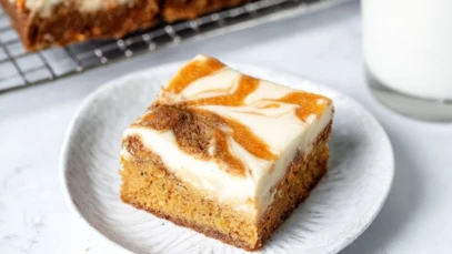 Carrot Cake Cheesecake Bars